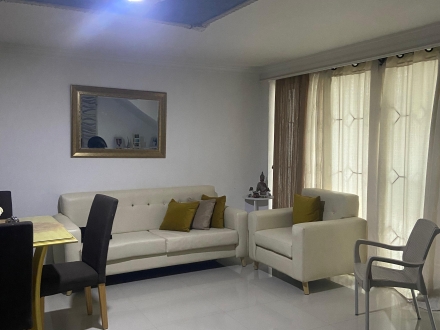 Apartamento en Las Delicias, Edificio Juan Sebastian Piso 1